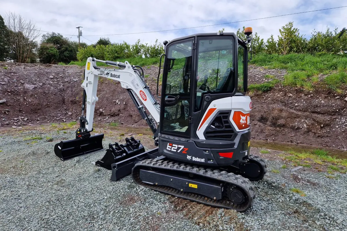 Bagr Bobcat E27Z